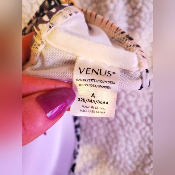 Brand new Venus pushup bikini top - Picture 3 of 3